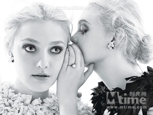 达科塔·范宁 写真 #140