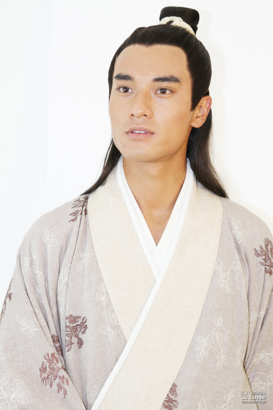 《狐仙》首曝演员定妆照 秋瓷炫迟帅饰情侣