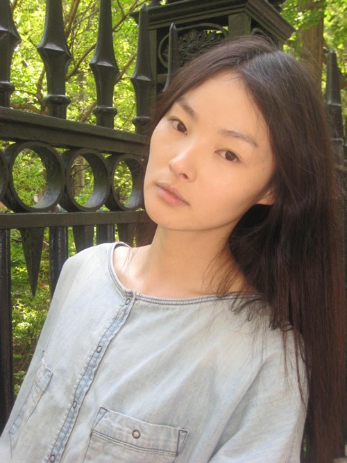 两名中国麻豆 new faces from models.com