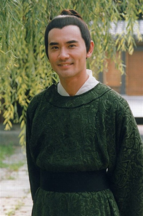 上去挺像薛绍的,不然为什么每次我看到这张薛绍的剧照都会想起崔缇呢?