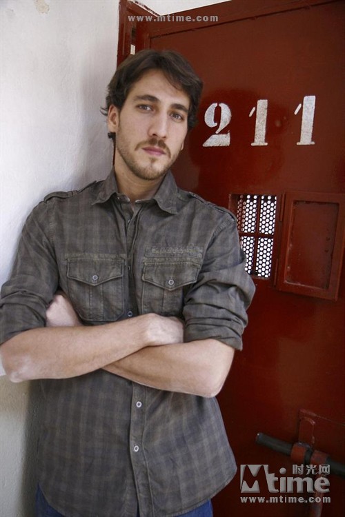 图片标题:阿尔贝托·阿曼写真 #0001