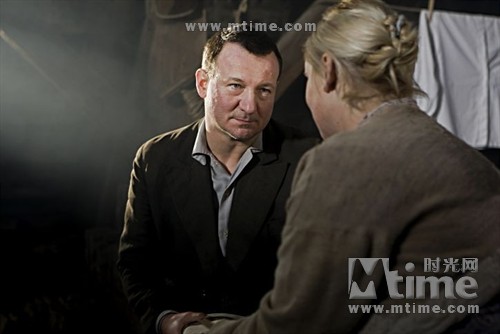 黑暗弥漫地面之下