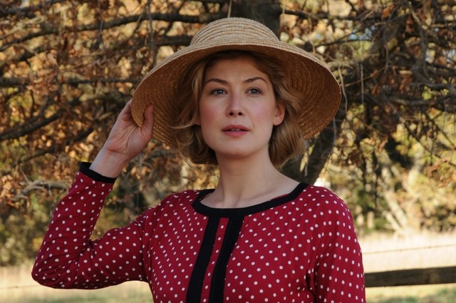 27张图片01:38恋爱中的女人 预告片1个视频更多rory kinnear罗里·